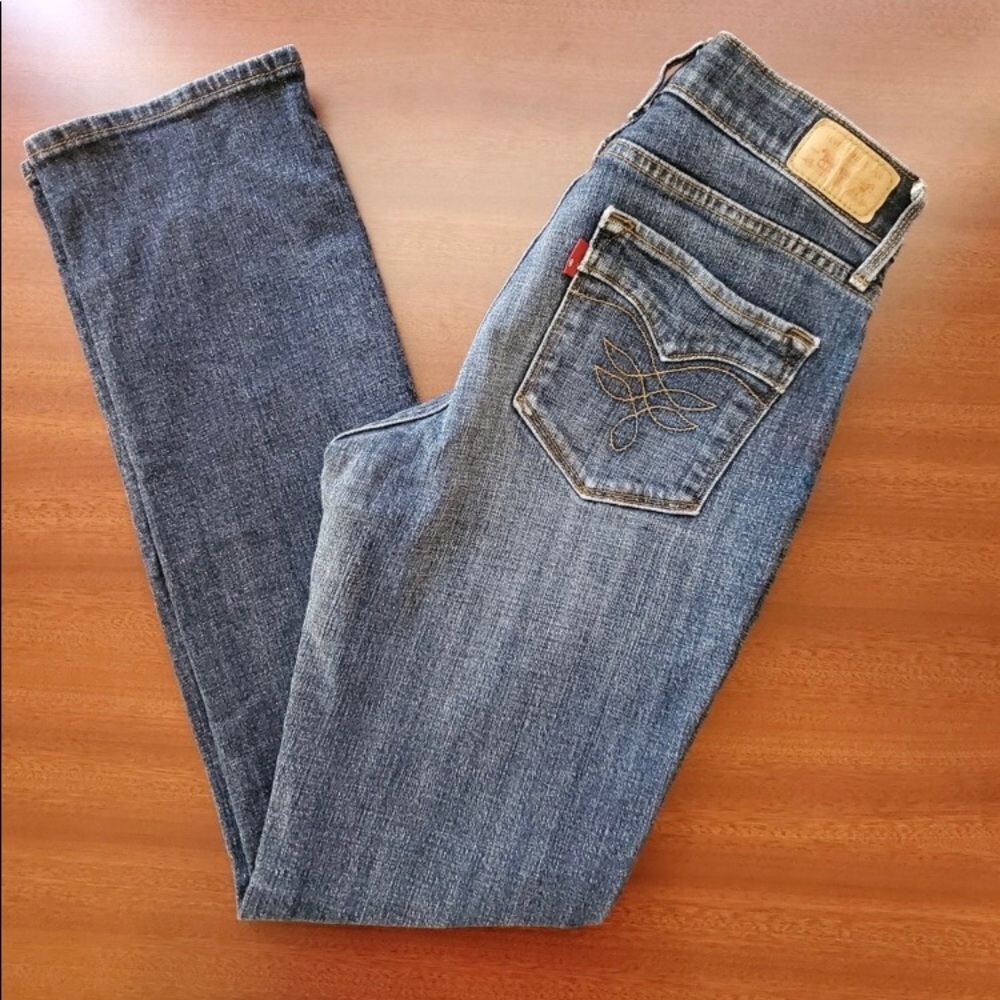 Levi’s 525 Perfect Waist Straight Leg Jeans